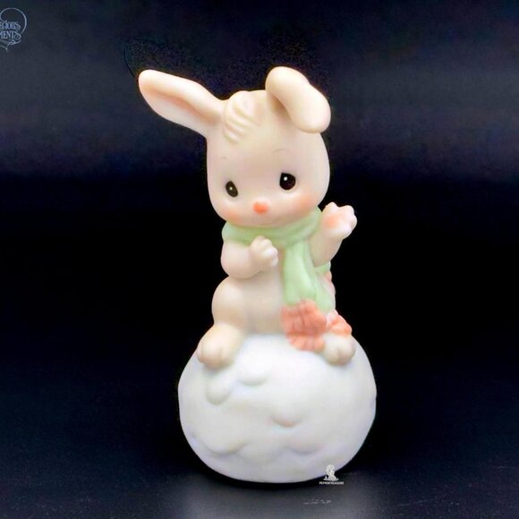 Adorable Precious Moments Bunny Figurine on Snowball Approx. 3"-4" - Picture 1 of 2